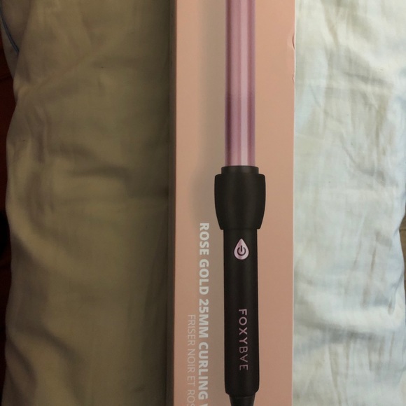 FoxyBae Rose Gold Curling Wand - Picture 2 of 2
